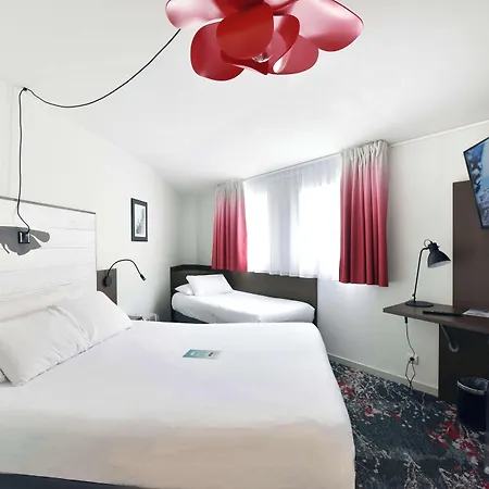 Hotel Kyriad La Rochelle Centre Ville-3